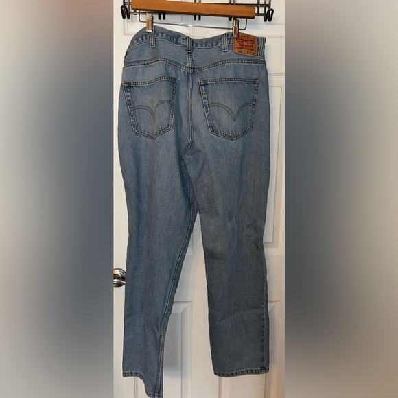 Levi's 550’s Light Blue Relaxed Fit Jeans W38 L34 - Picture 2 of 4